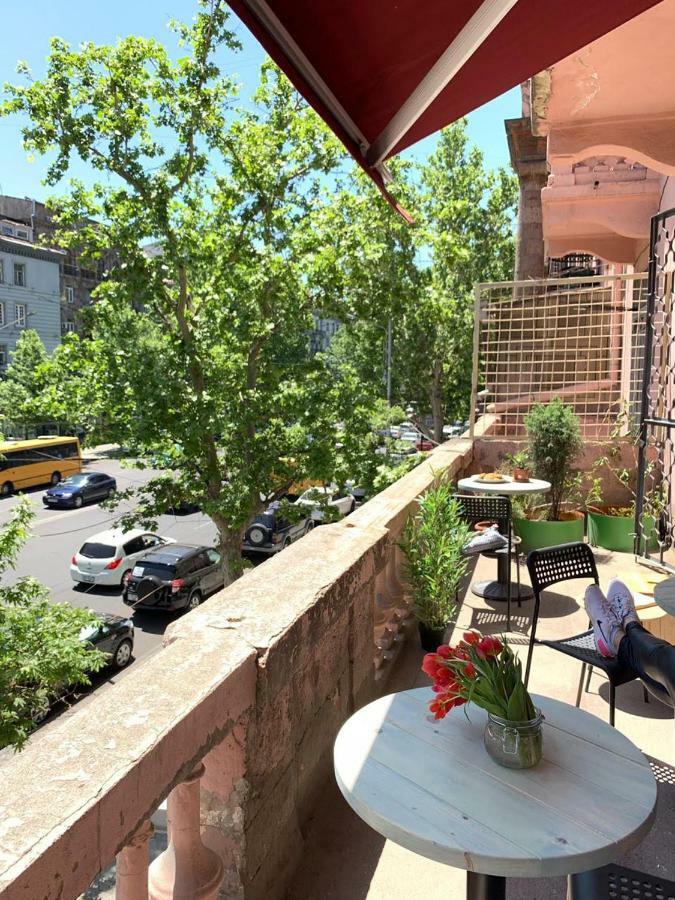 Duck Hostel Yerevan Exterior photo